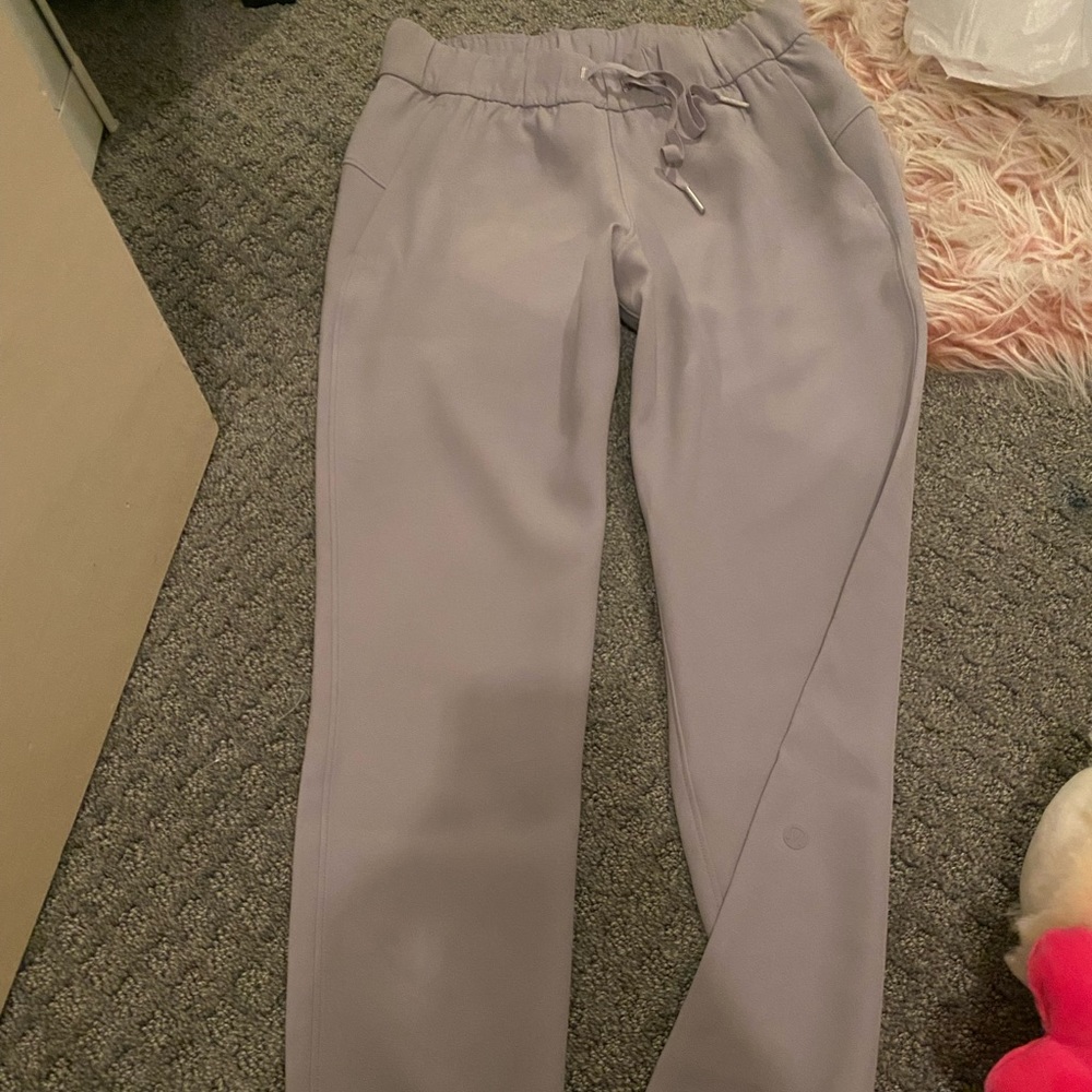 Lululemon on the fly joggers